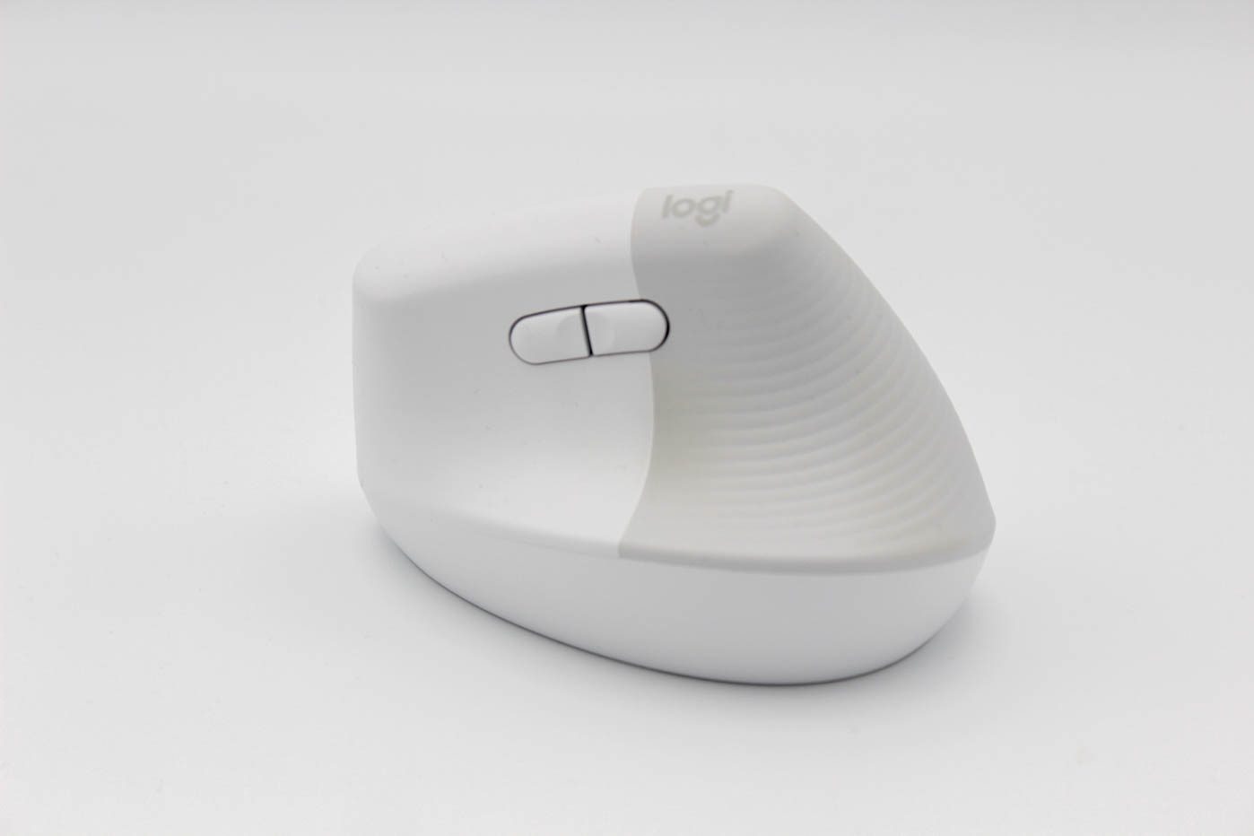 Test Logitech Lift : une souris ergonomique verticale pour plus de
