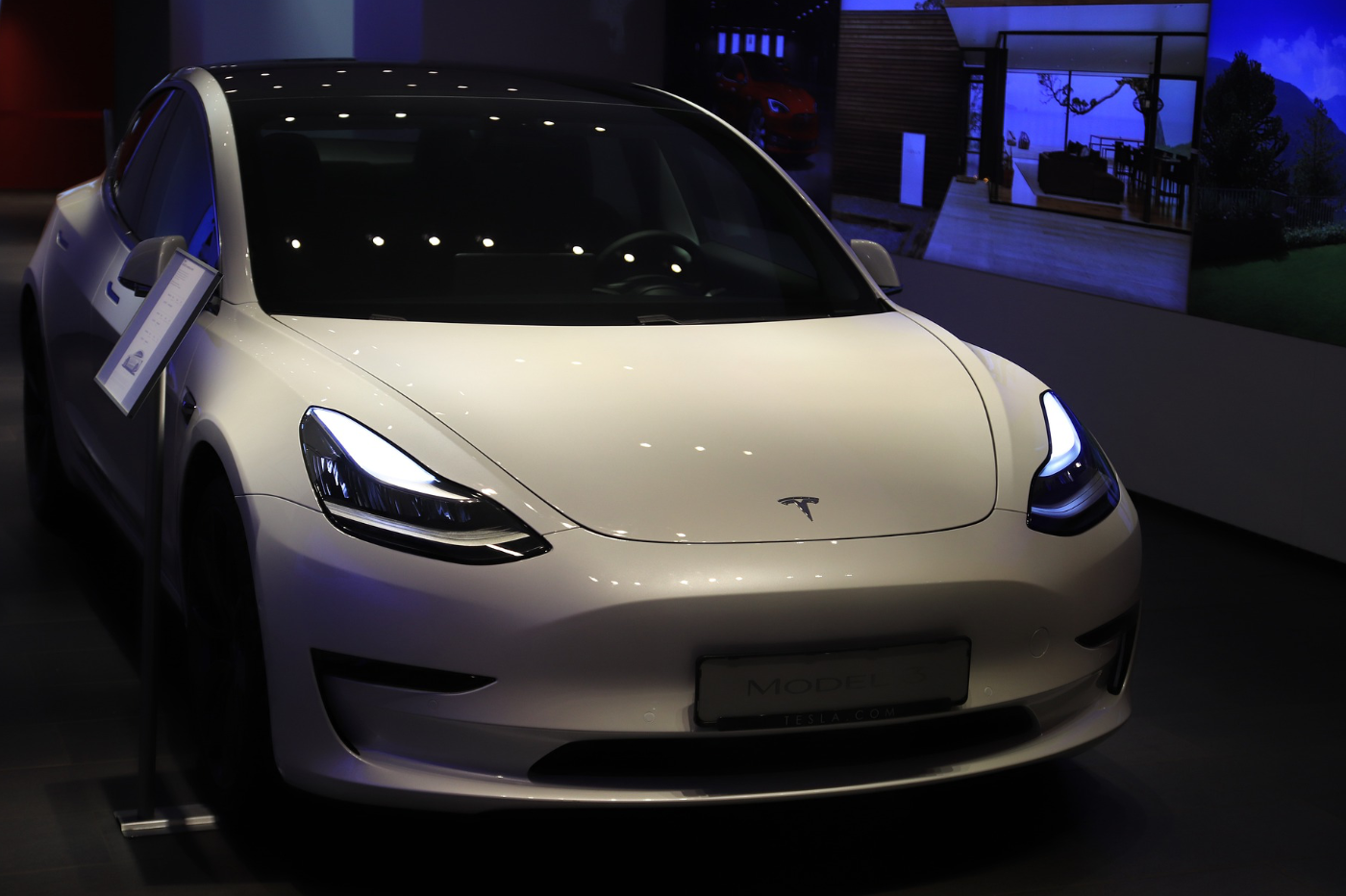 Réparation automobile : Tesla invente la voiture sans pièces détachées… au  détriment des conducteurs - Le Parisien