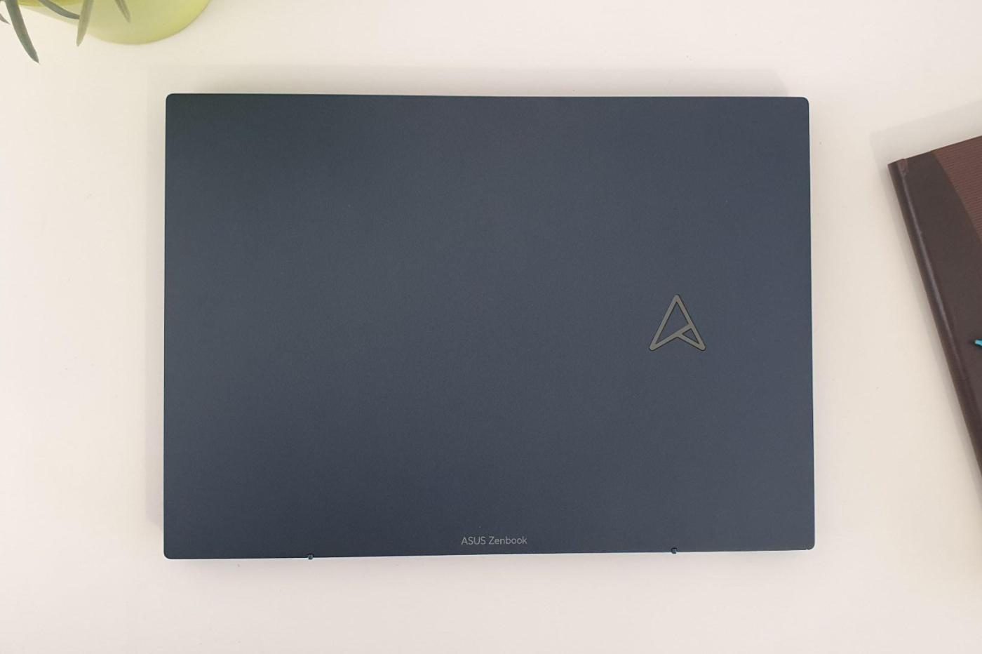 Test Asus Zenbook S13 OLED : notre avis complet sur le PC portable ultra  compact