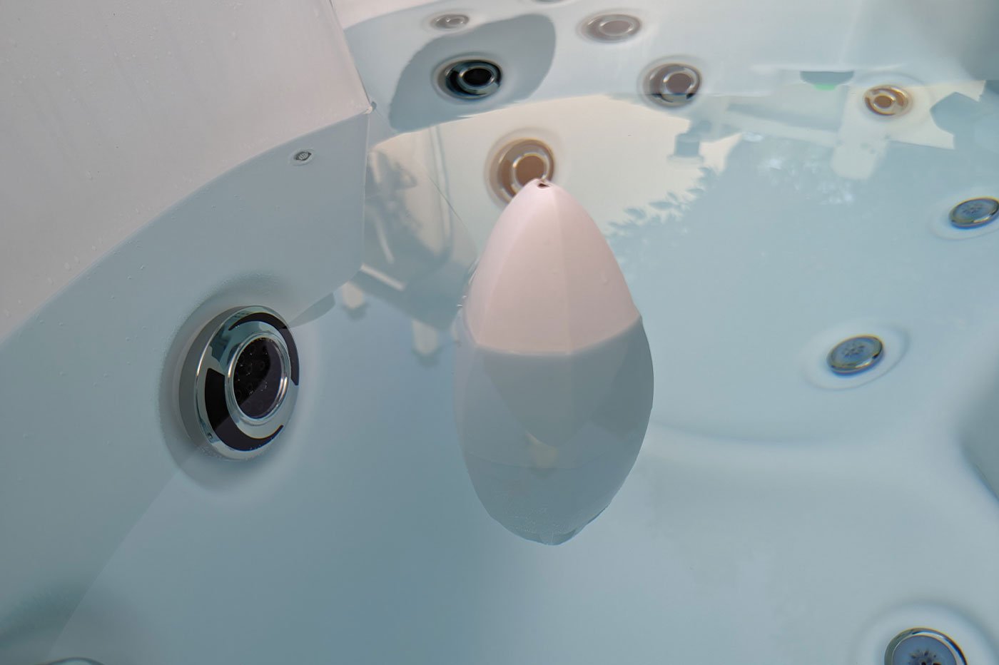 Flipr, l'objet connecté qui analyse l'eau de la piscine à votre place