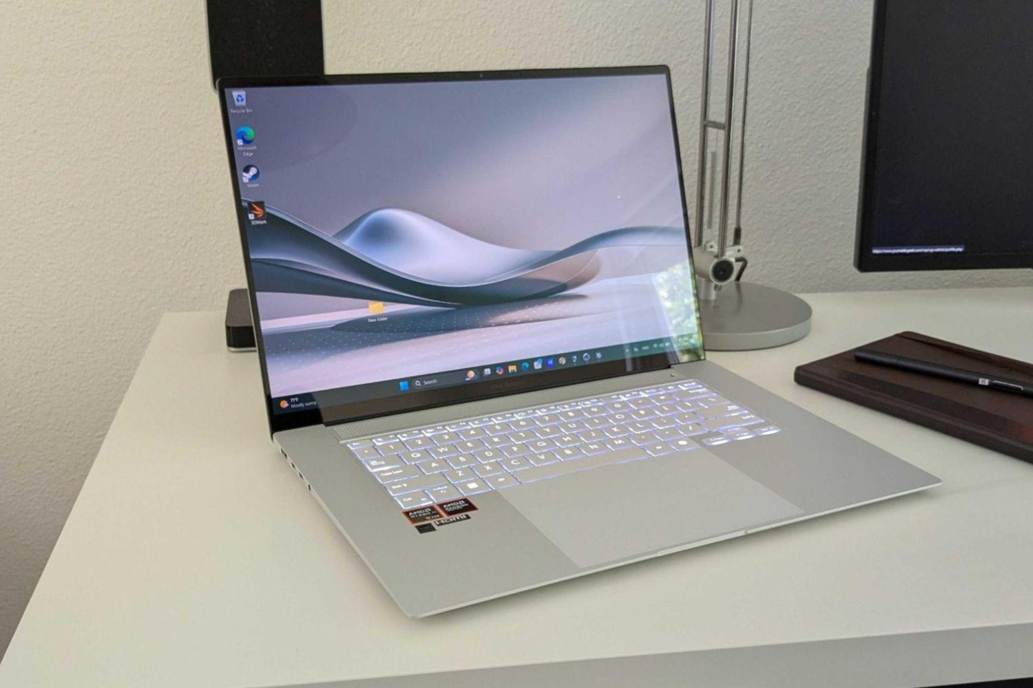 Zenbook S 16 Front