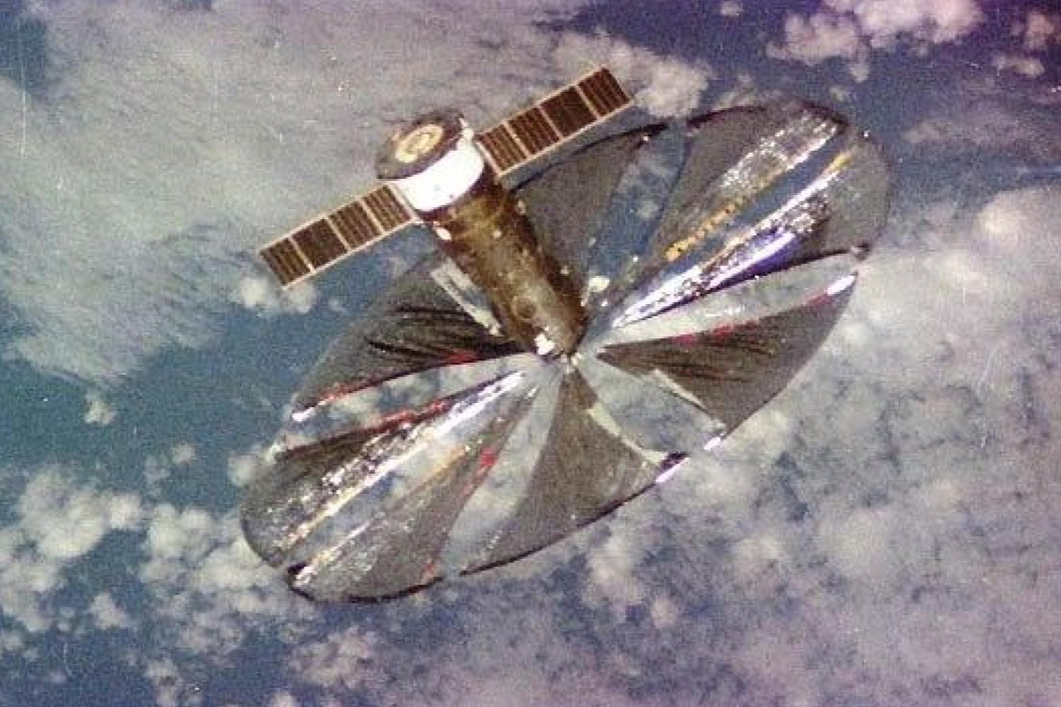 Satellite Znamya 2