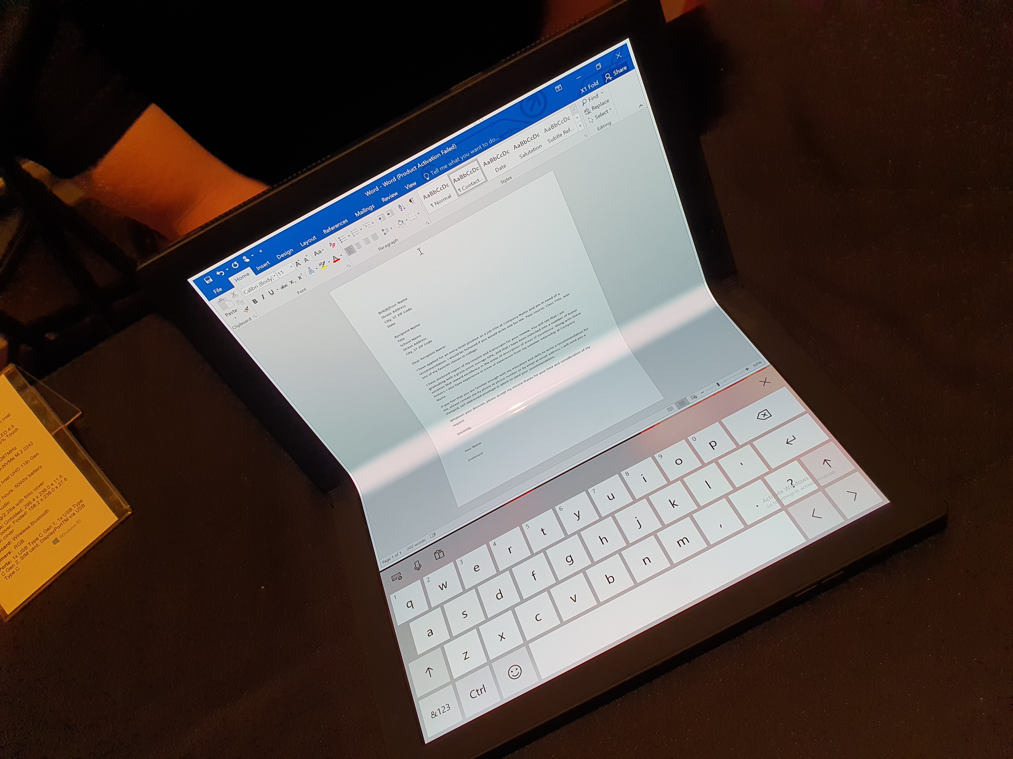 Lenovo dévoile un portable double écran OLED et e-ink : le