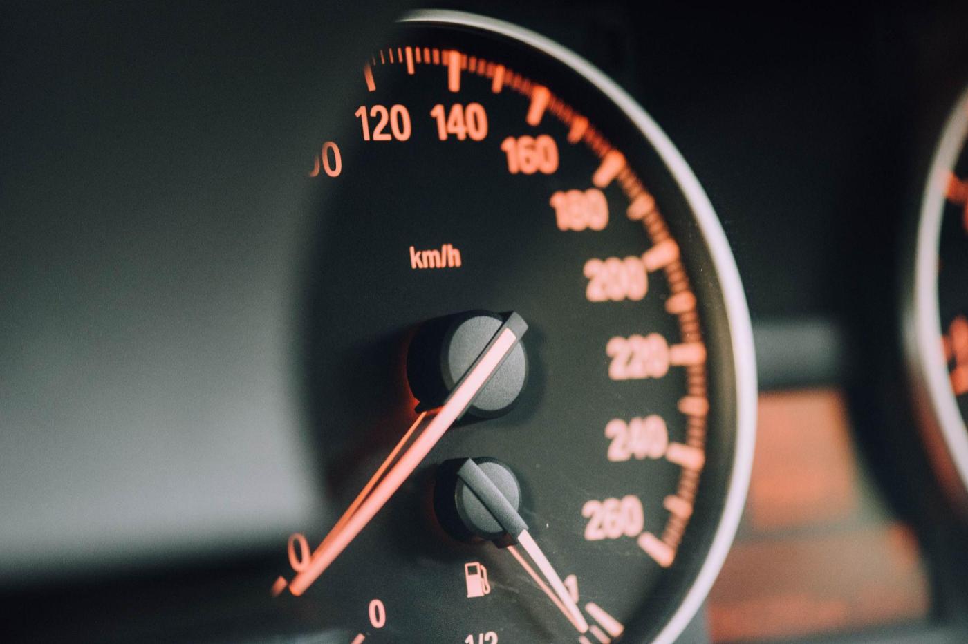 Le limiteur de vitesse intelligent : bientôt obligatoire sur toutes les  voitures neuves – CapCar